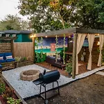 Downtown 4Br Home W Outdoor Living Has Power