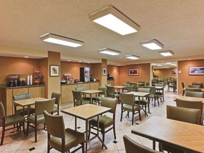 La Quinta By Wyndham Near Busch Gardens Tampa