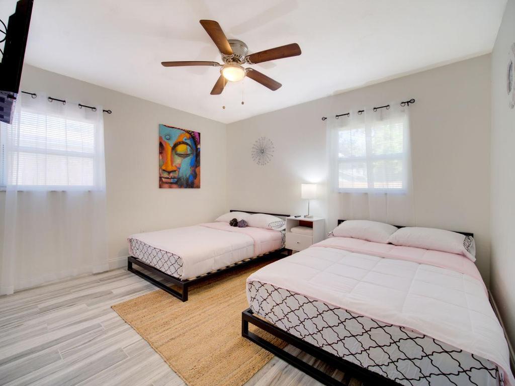 Modern Bayshore 44 *