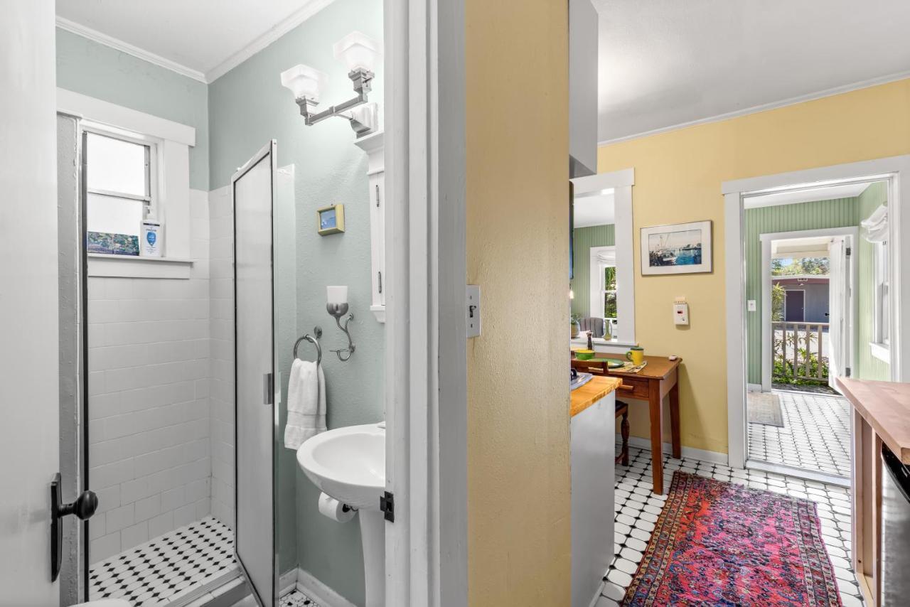 Charming 1923 At Erehwon Retreat Tampa
