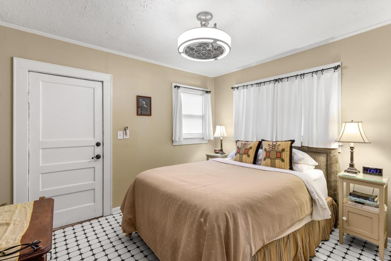 Holiday home Charming 1923 At Erehwon Retreat Tampa