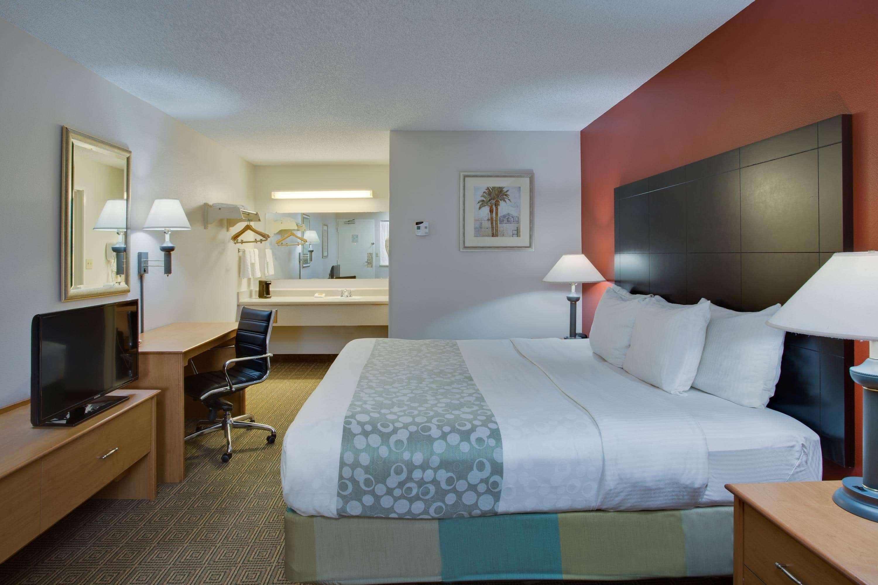 La Quinta By Wyndham Near Busch Gardens 3*