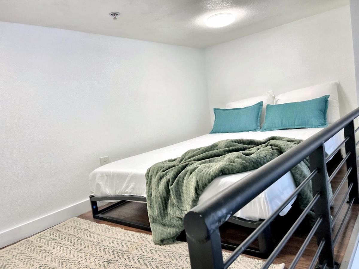 Hotel Old West Lofts West Tampa