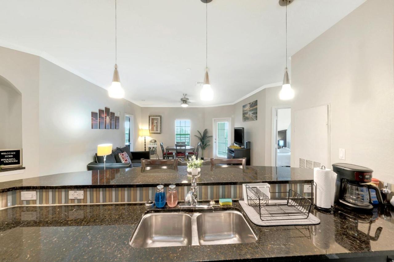 Tropical 3br Suite-2 Style Pools-5 Mil To Bay-gym-close To Tampa