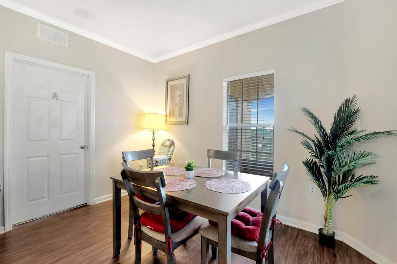 Tropical 3br Suite-2 Style Pools-5 Mil To Bay-gym-close To * Tampa
