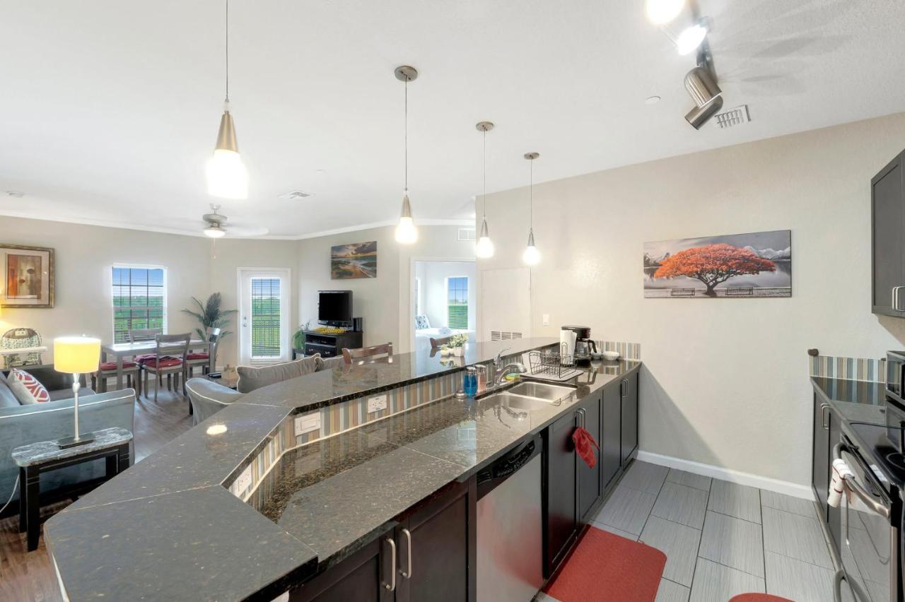 Tropical 3br Suite-2 Style Pools-5 Mil To Bay-gym-close To * Tampa