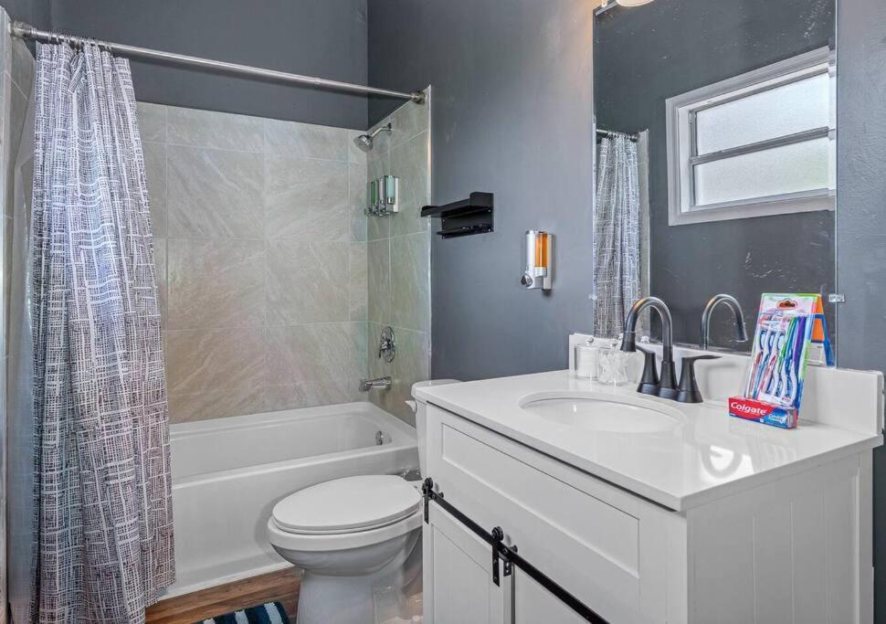 Wonderful 3 Bed 2 Bath House In Heart Of Ybor Holiday home