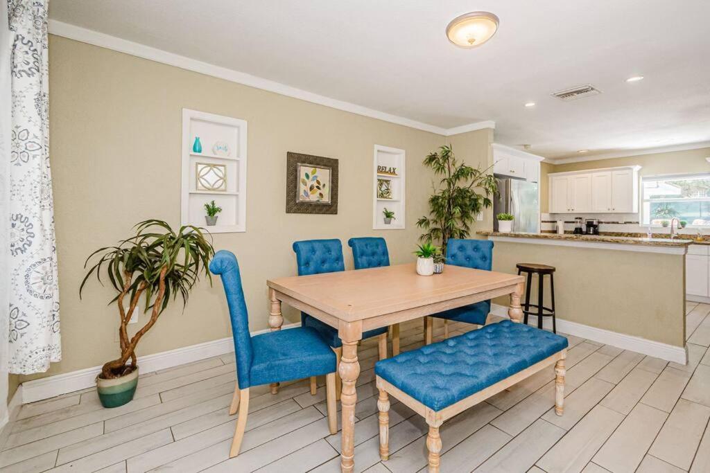 Beautiful Pool House In Old Seminole Heights! Holiday home *