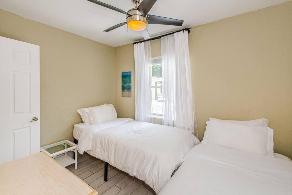 Beautiful Pool House In Old Seminole Heights! Holiday home *