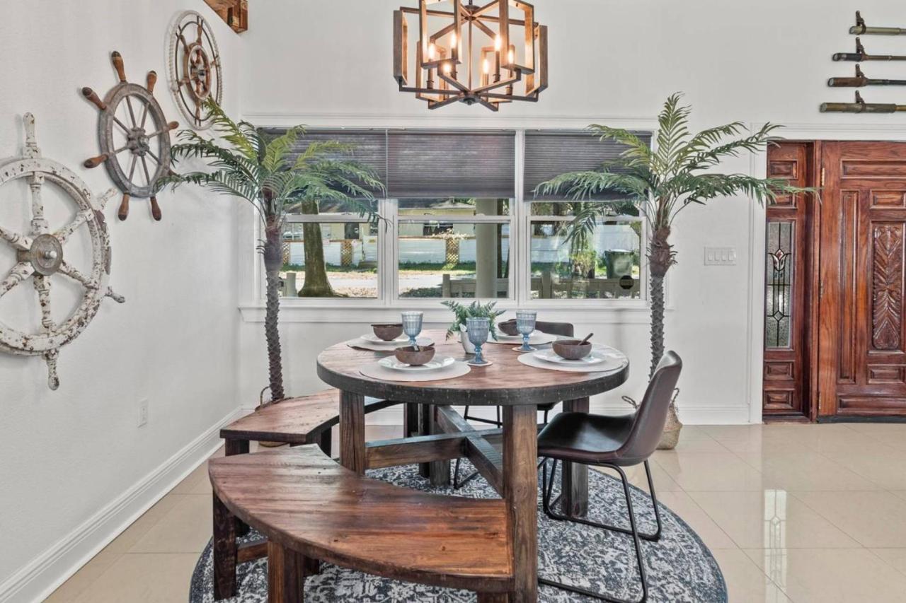 Hideout On The Hillsborough Is A Gorgeous Renovated 3br Pet Friendly On The Hillsborough River Located In The North End Of Seminole Heights