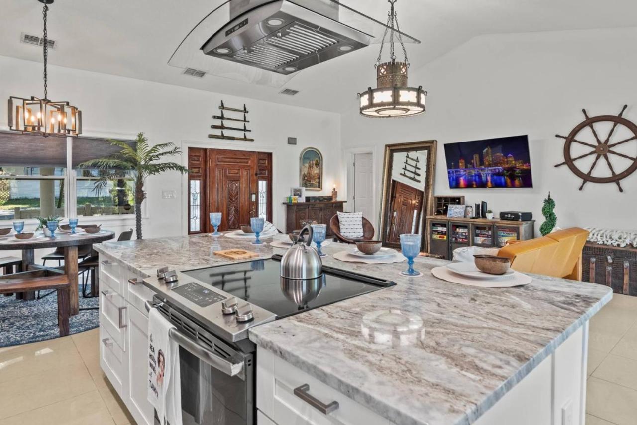 Hideout On The Hillsborough Is A Gorgeous Renovated 3br Pet Friendly On The Hillsborough River Located In The North End Of Seminole Heights Holiday home *