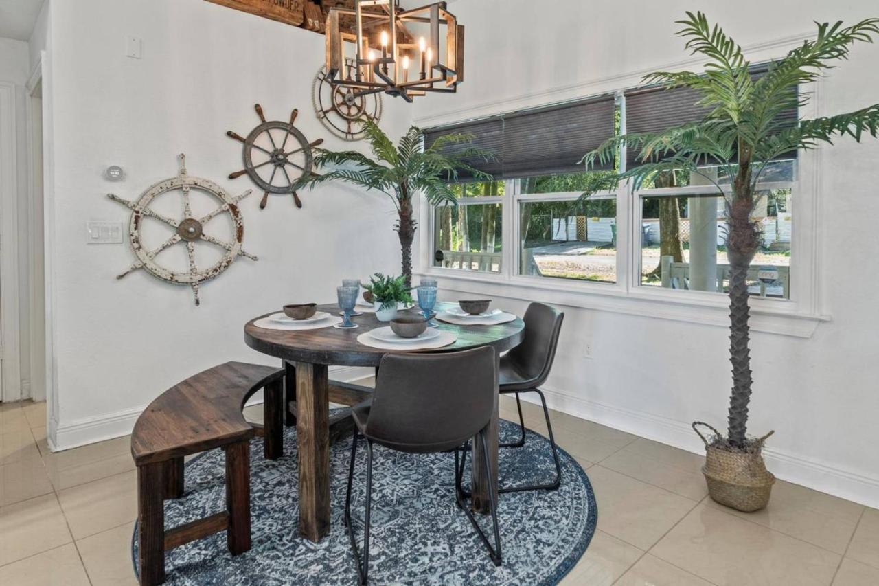 Hideout On The Hillsborough Is A Gorgeous Renovated 3br Pet Friendly On The Hillsborough River Located In The North End Of Seminole Heights Holiday home *