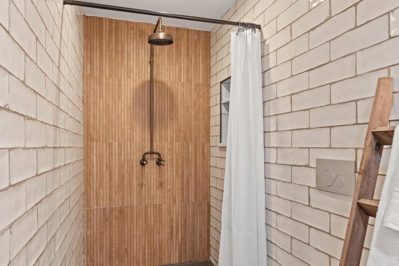 Holiday home Hideout On The Hillsborough Is A Gorgeous Renovated 3br Pet Friendly On The Hillsborough River Located In The North End Of Seminole Heights