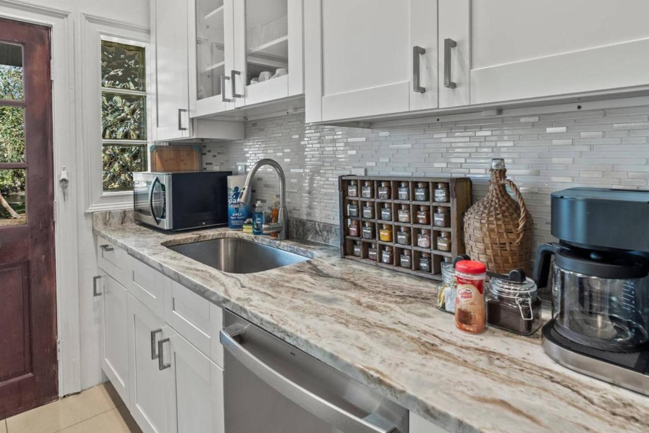 Hideout On The Hillsborough Is A Gorgeous Renovated 3br Pet Friendly On The Hillsborough River Located In The North End Of Seminole Heights *