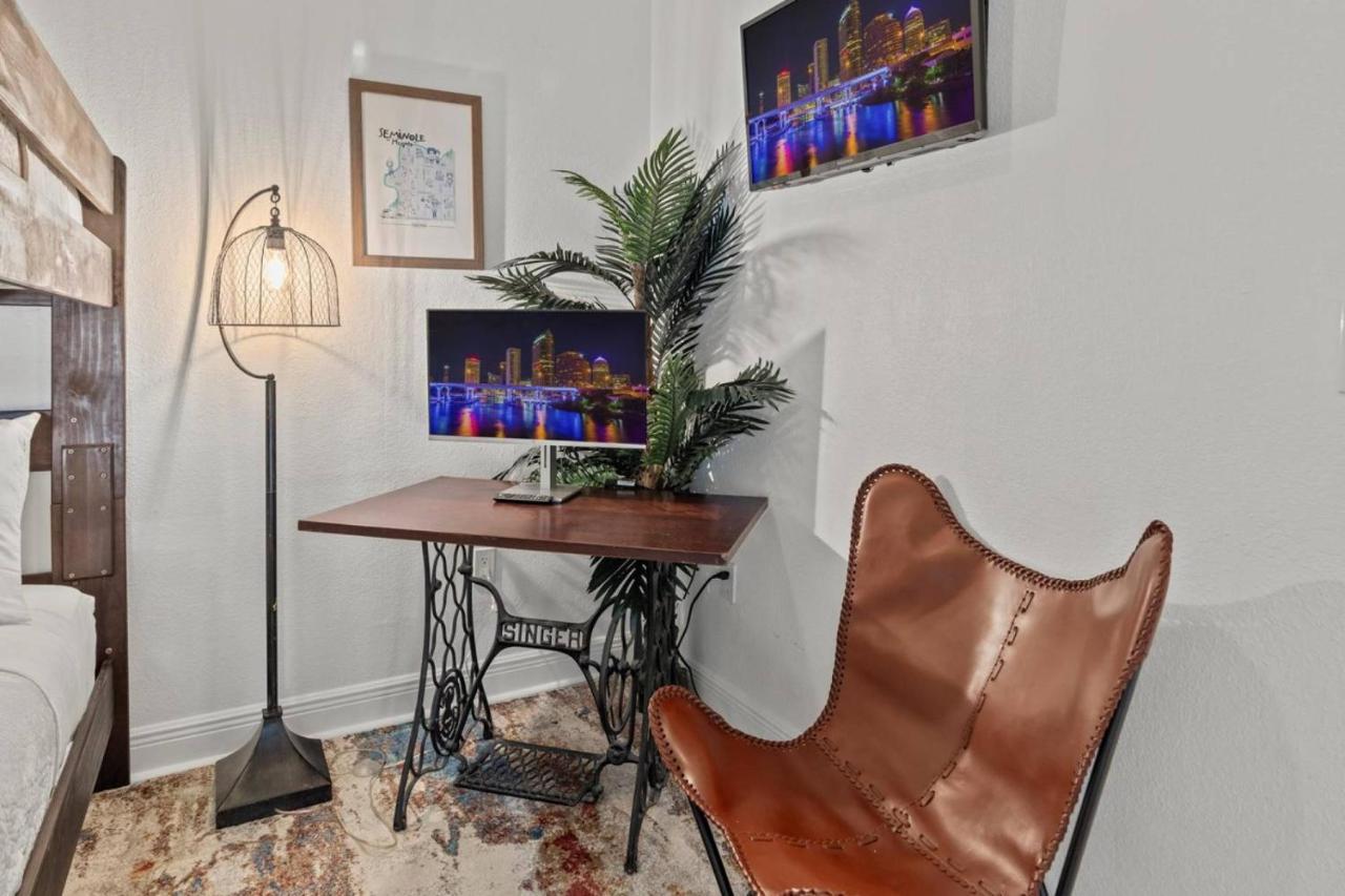 Holiday home Hideout On The Hillsborough Is A Gorgeous Renovated 3br Pet Friendly On The Hillsborough River Located In The North End Of Seminole Heights