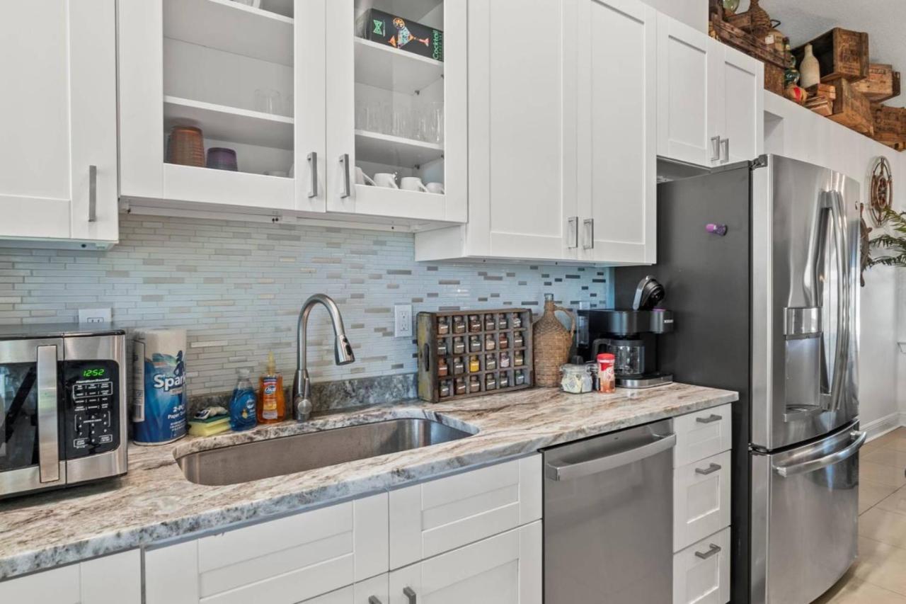 Hideout On The Hillsborough Is A Gorgeous Renovated 3br Pet Friendly On The Hillsborough River Located In The North End Of Seminole Heights Holiday home