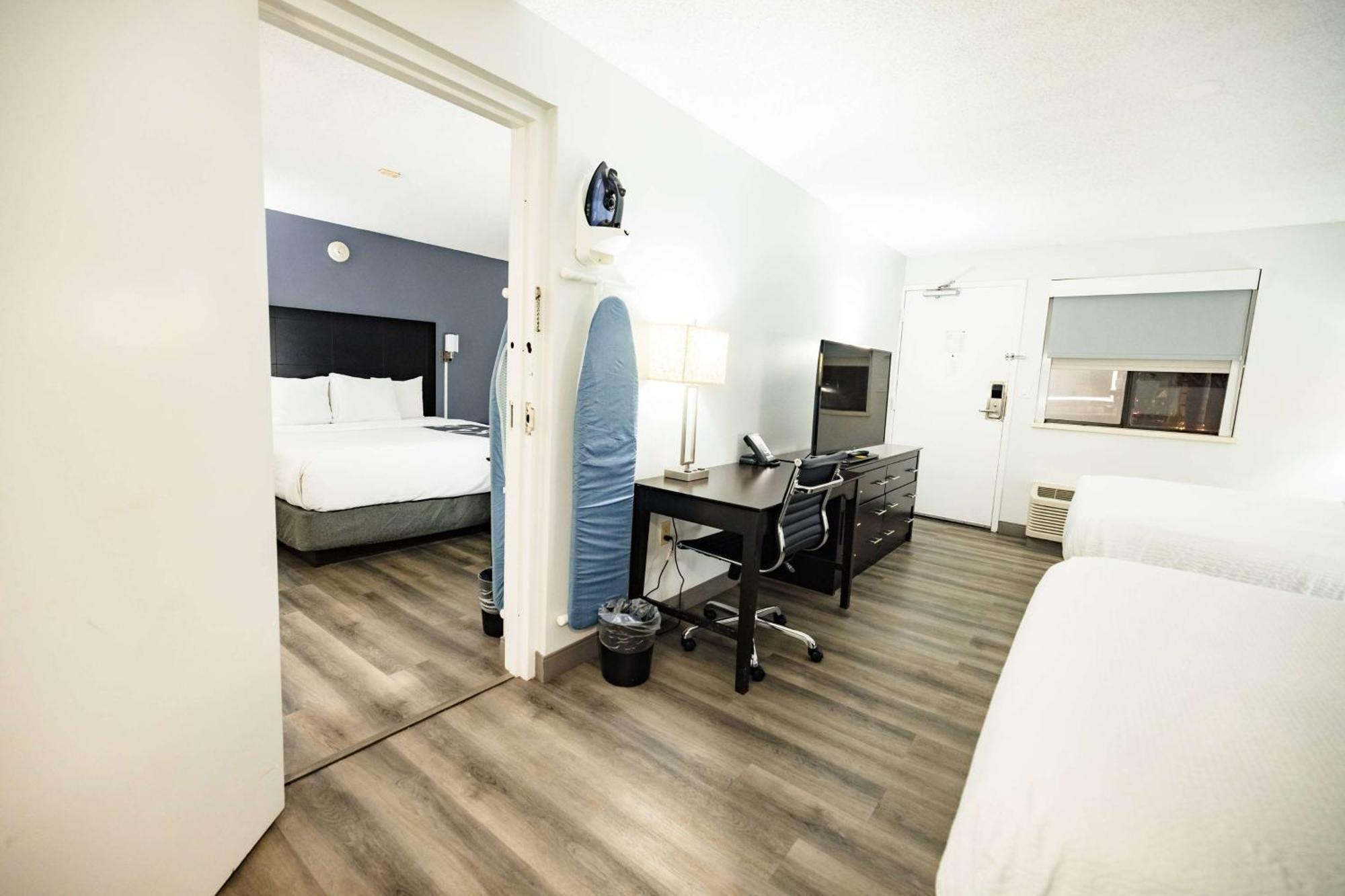 Hotel La Quinta By Wyndham Near Busch Gardens