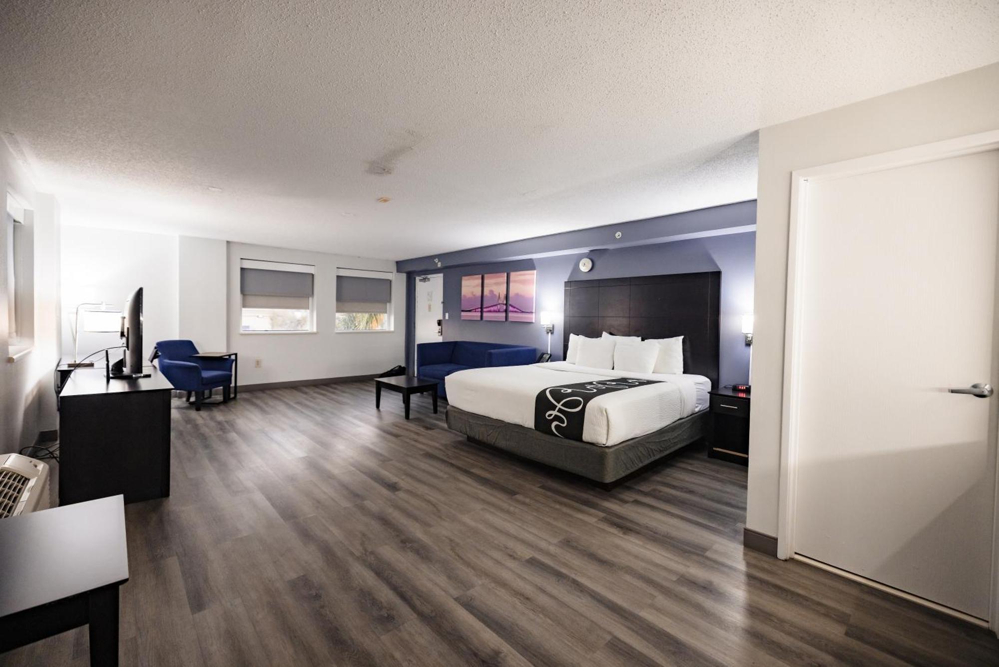 La Quinta By Wyndham Near Busch Gardens Tampa
