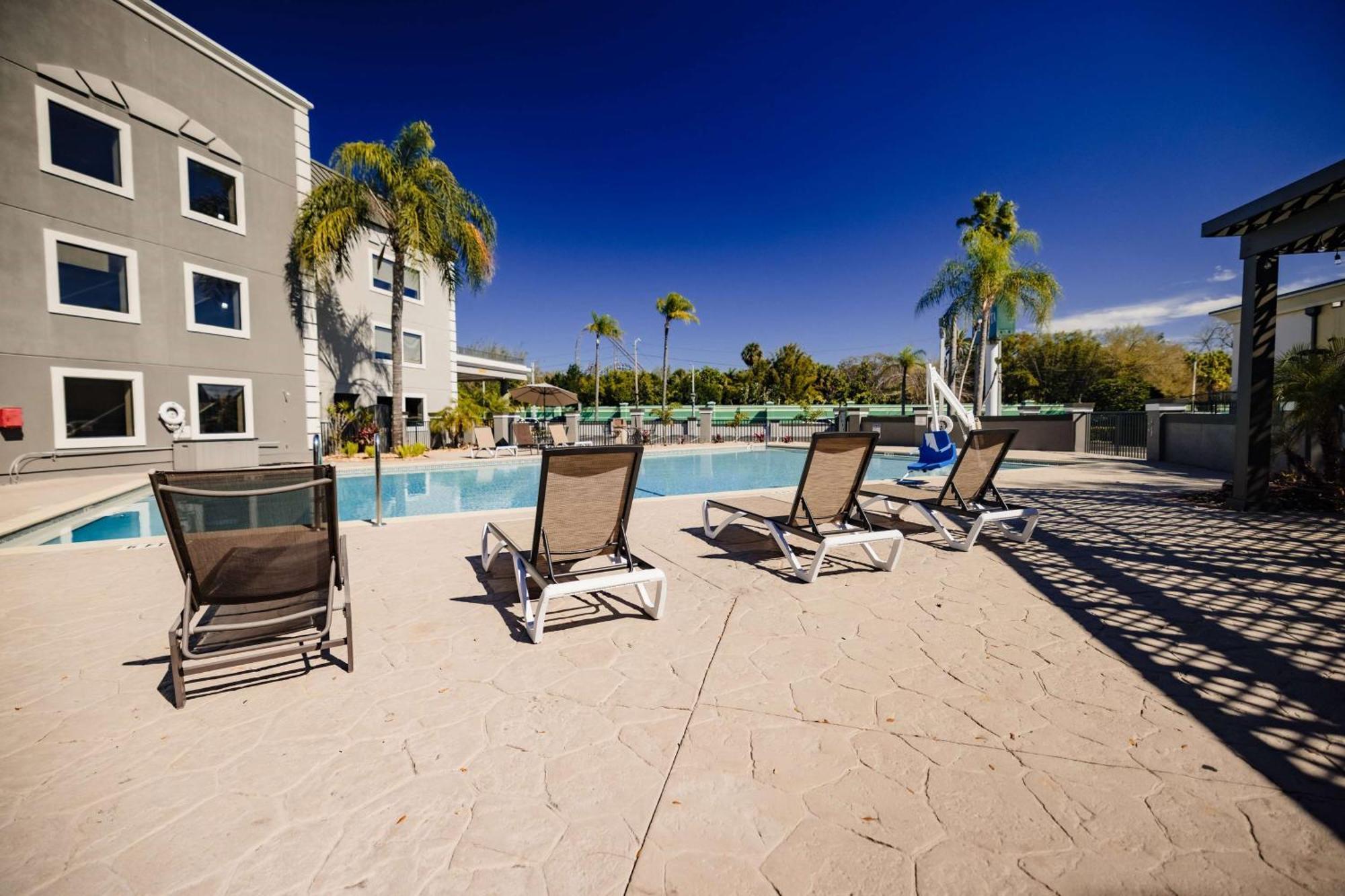 La Quinta By Wyndham Near Busch Gardens
