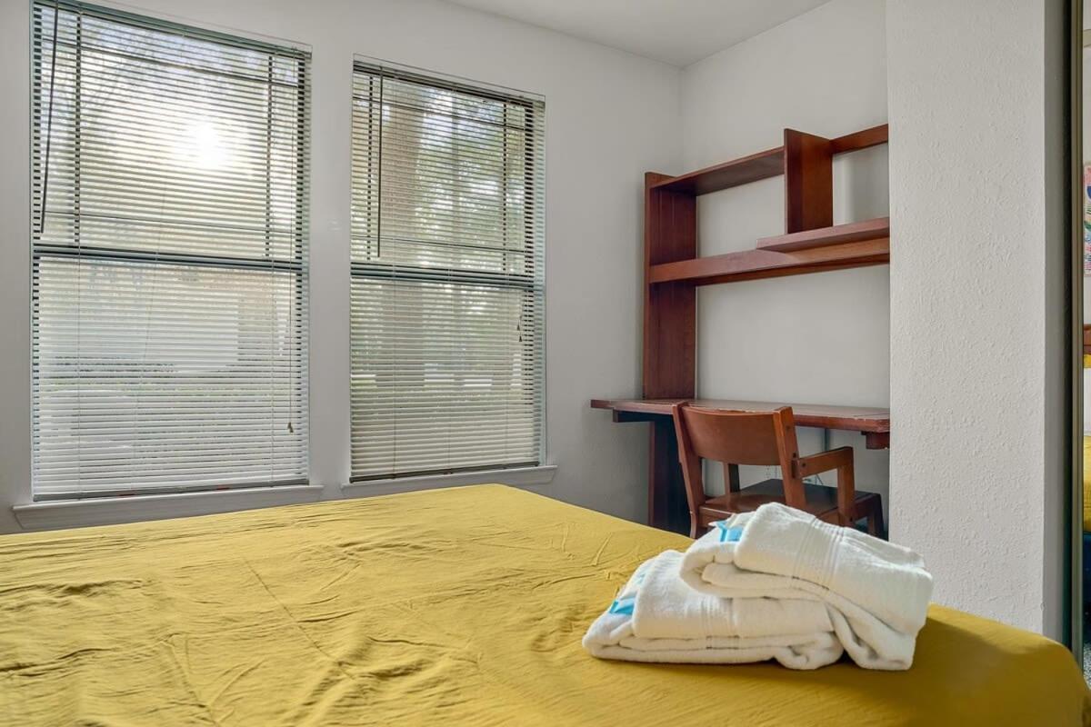 4bd 2 Mi To Usf Free Pool + 24 Hour Gym Tampa