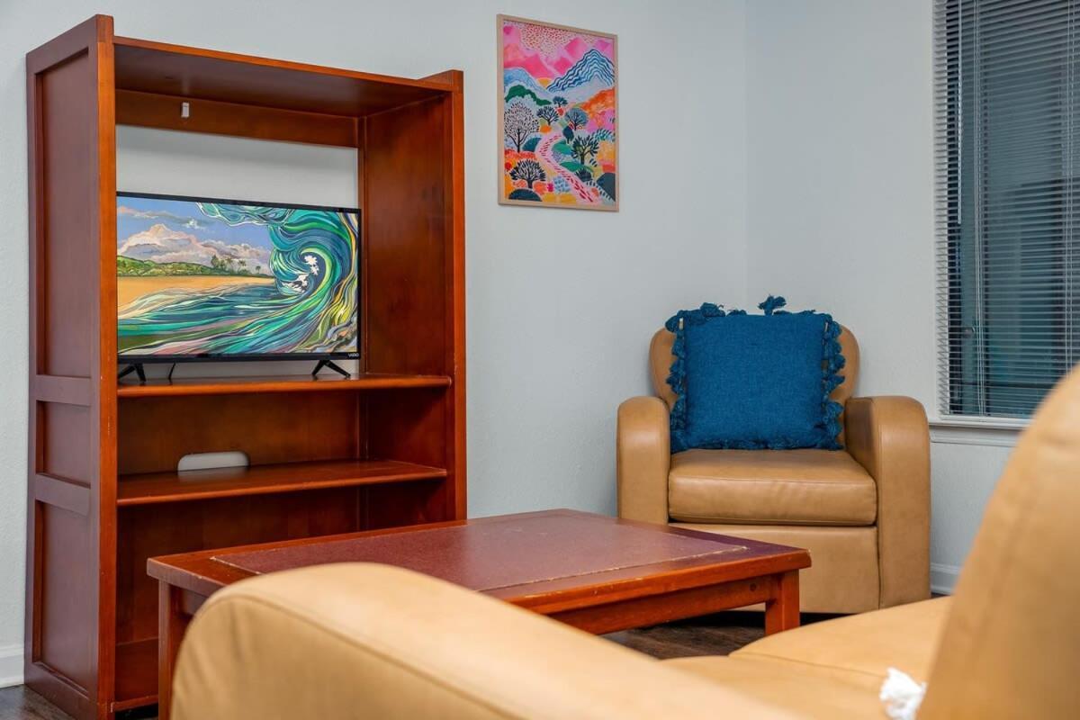 4bd 2 Mi To Usf Free Pool + 24 Hour Gym