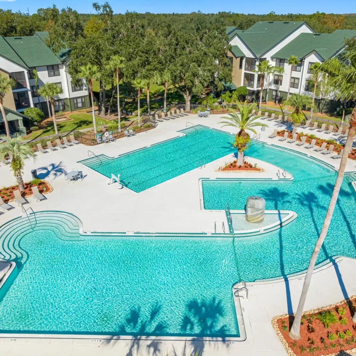 Holiday home 4bd 2 Mi To Usf Free Pool + 24 Hour Gym *