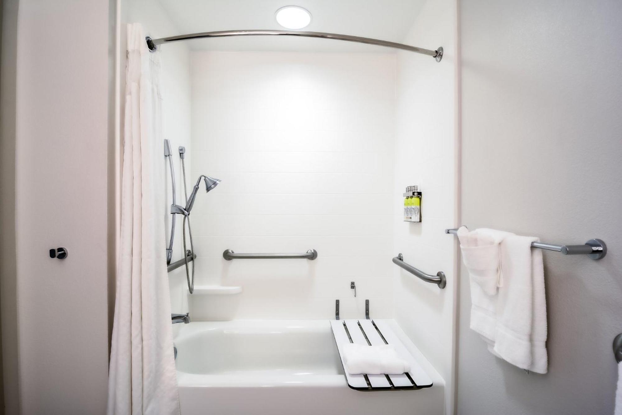 Express & Tampa-usf-busch Gardens By Ihg Tampa