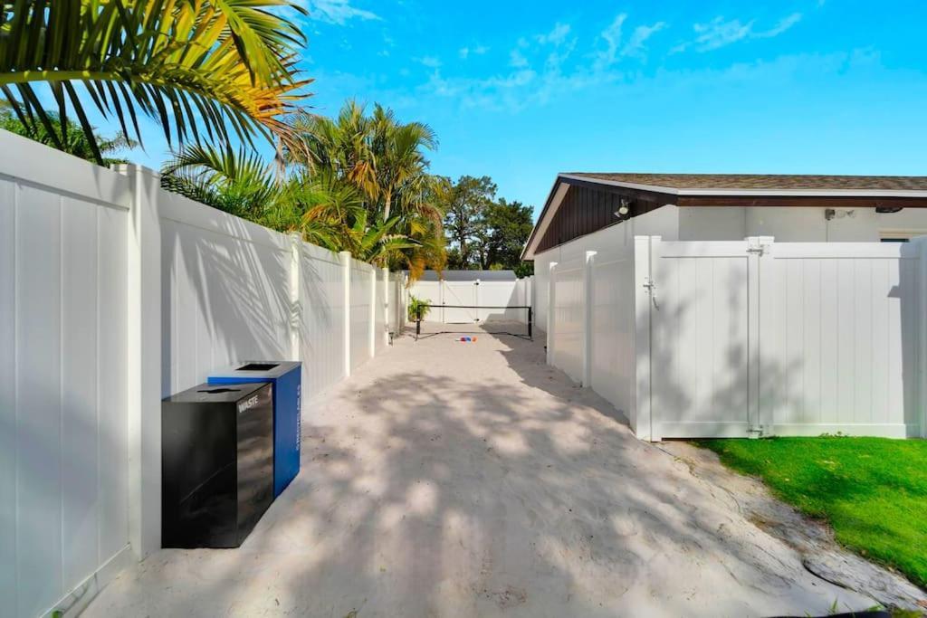 Sleeps 17! & Heated Pool, 10 Minutes To Attraction! *