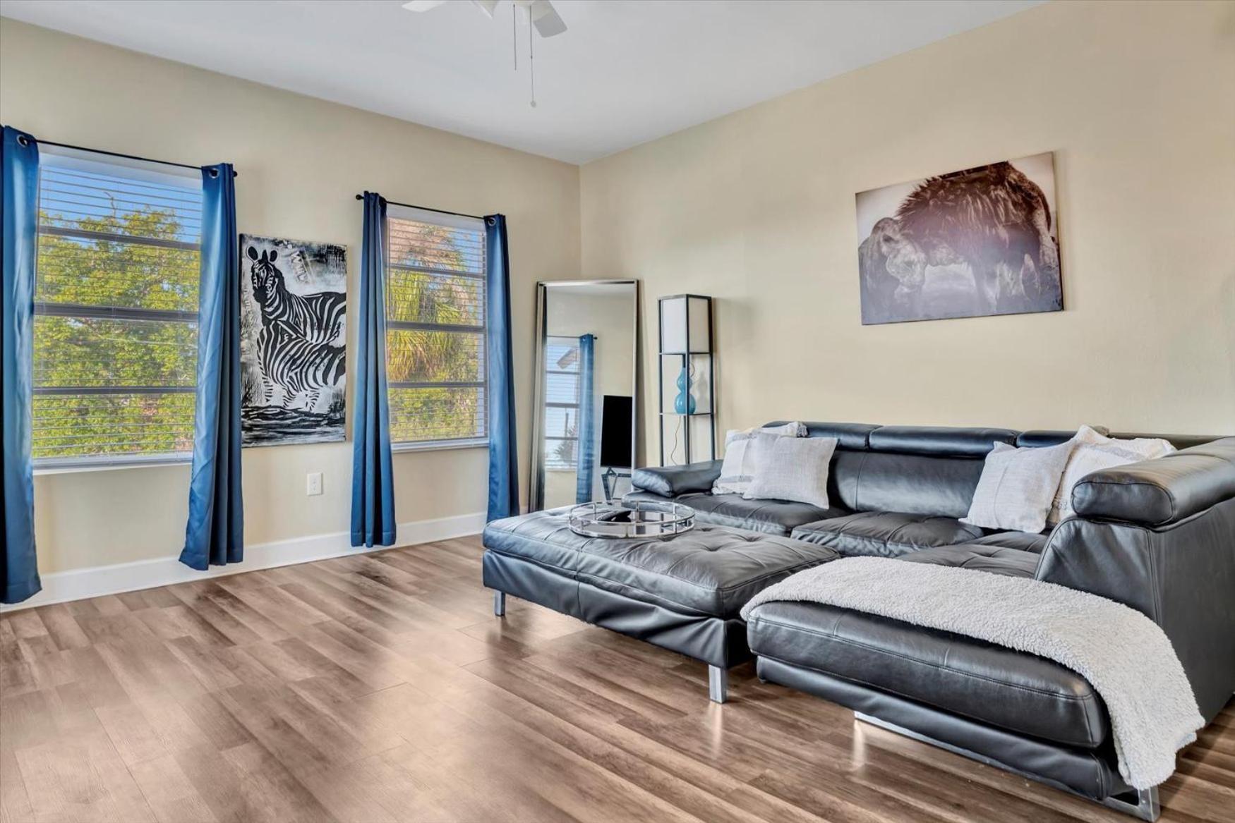 Perfect Location - Free Parking * Tampa
