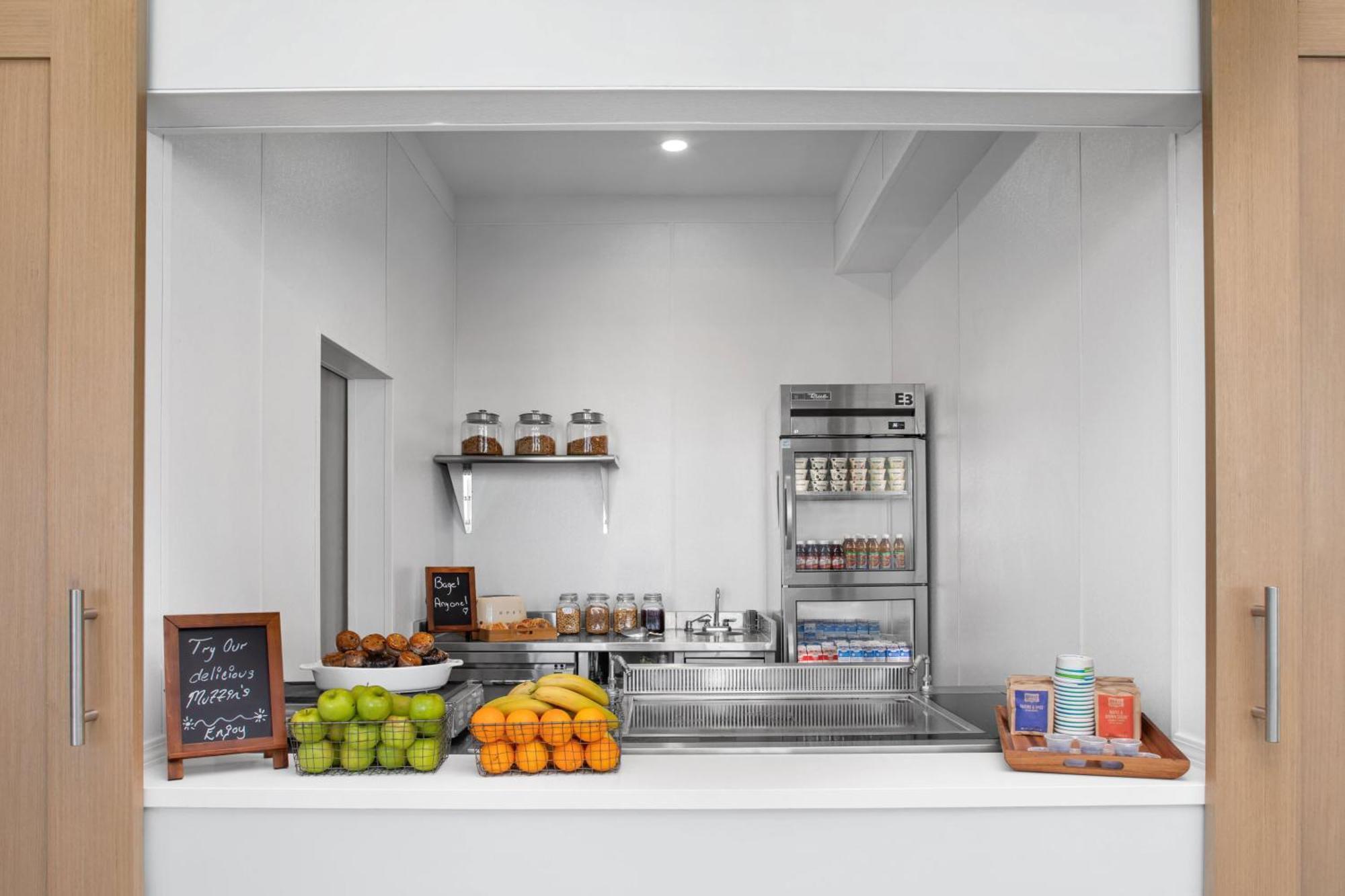 Hotel Element Midtown 4*