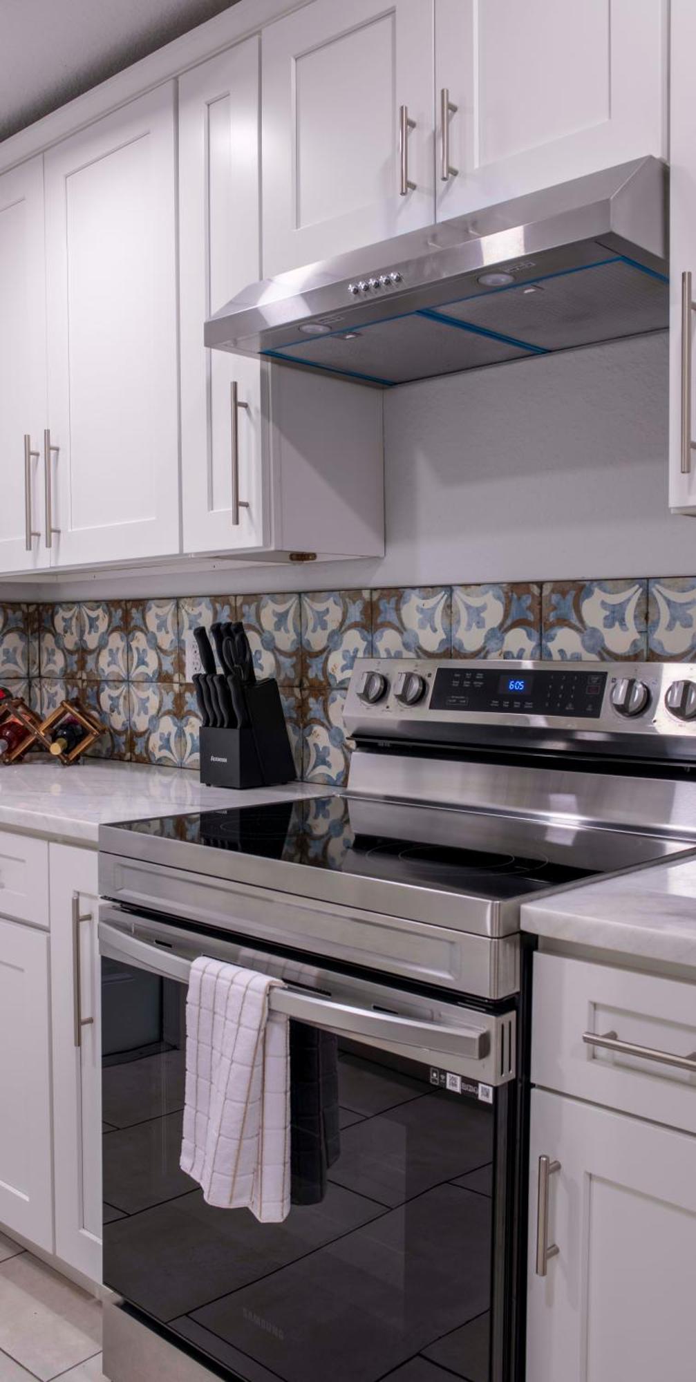 Downtown 4br W Outdoor Living Has Power Tampa