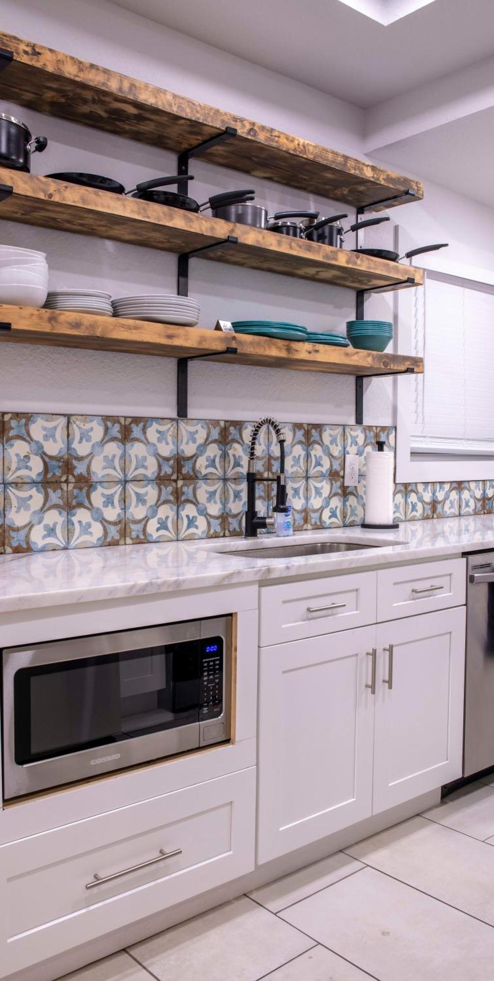 Downtown 4br W Outdoor Living Has Power Holiday home Tampa