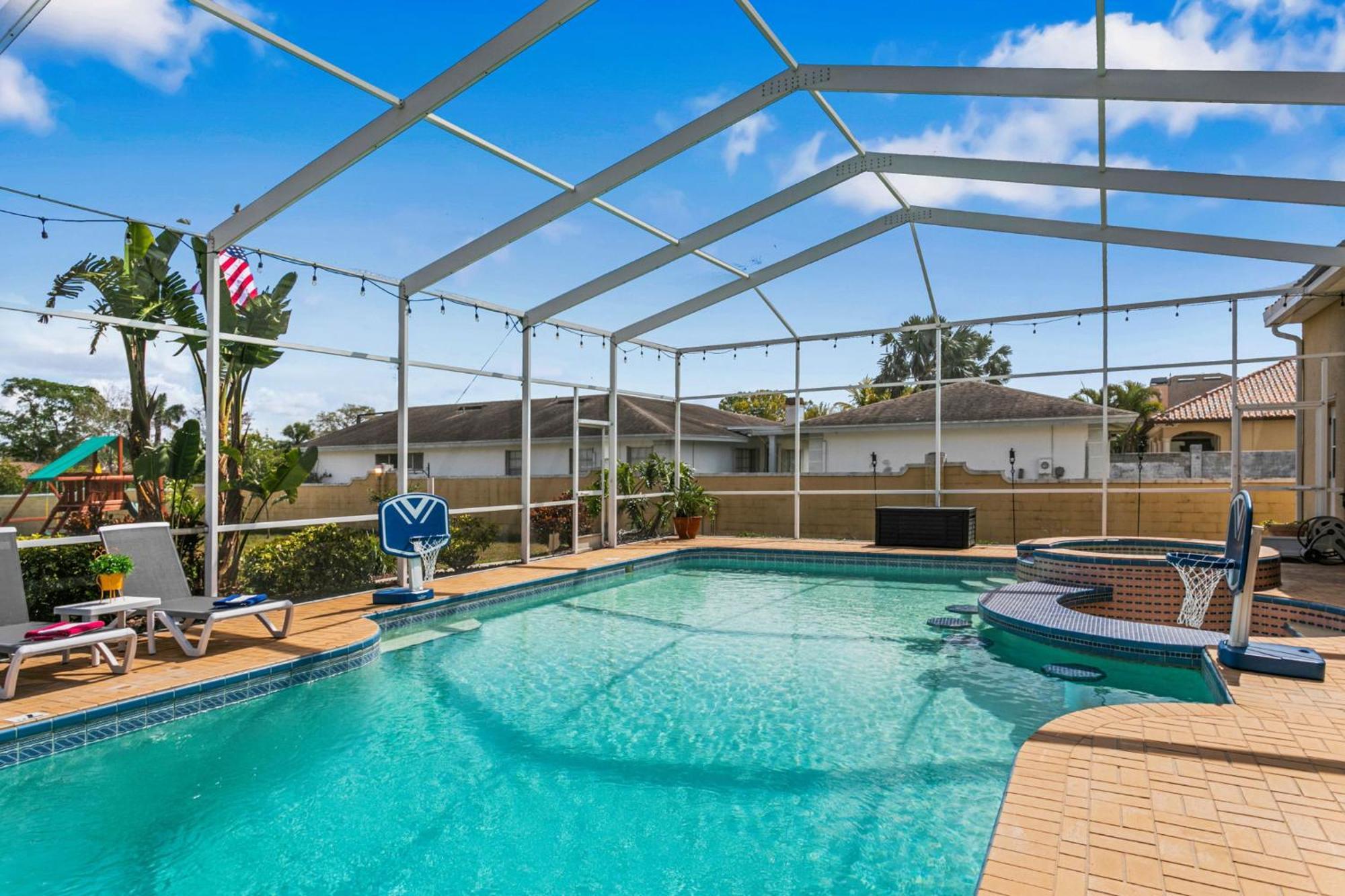 6br Family Escape-pool Sports Courts Game Holiday home *