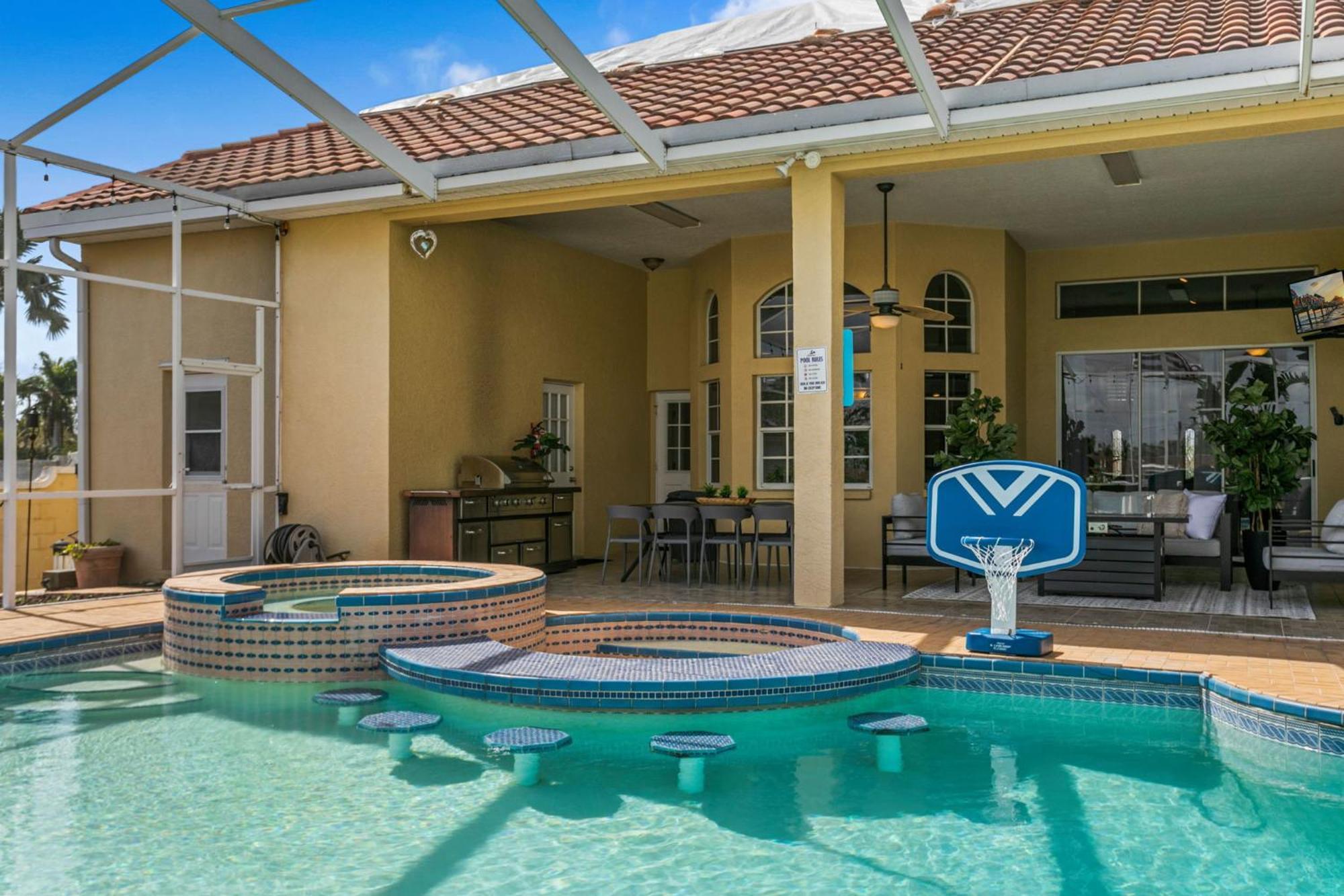 6br Family Escape-pool Sports Courts Game Holiday home *
