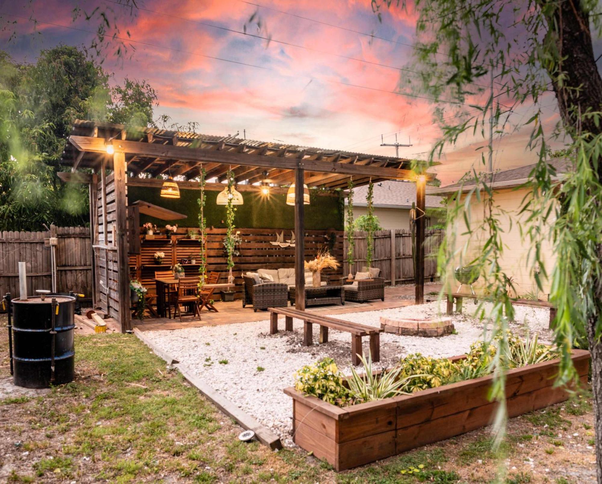 Upscale Ybor House With Outdoor Living Space Holiday home