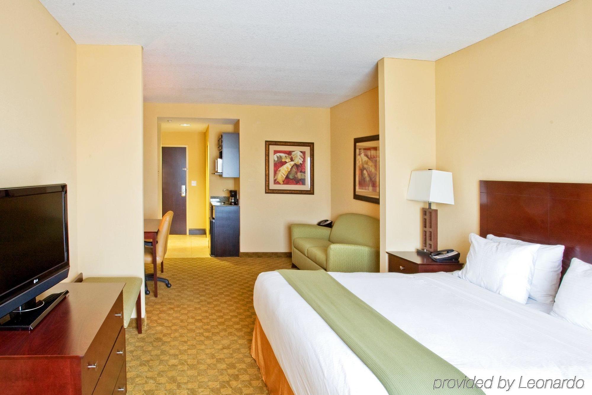 Express & Tampa-usf-busch Gardens By Ihg 2*