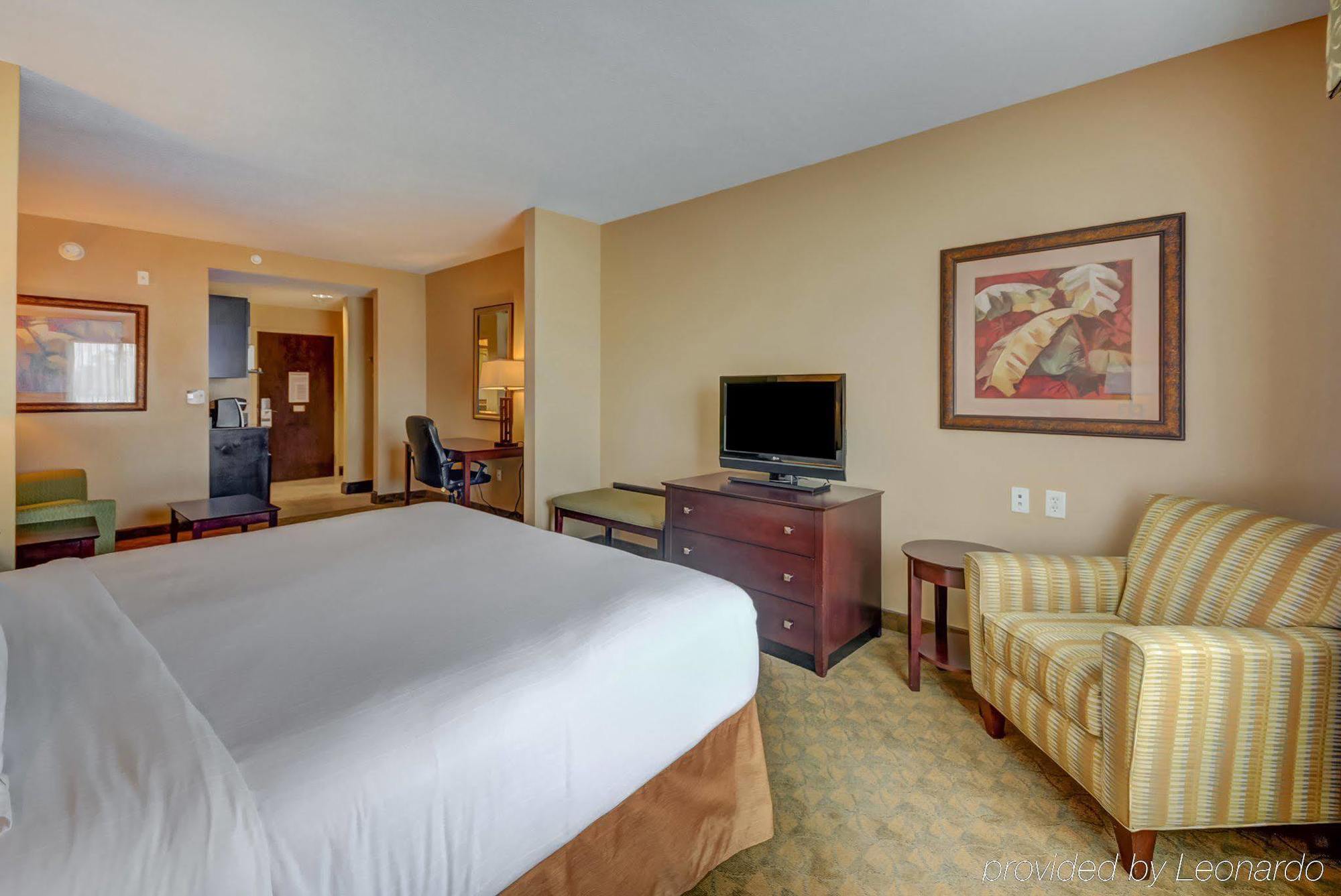 Express & Tampa-usf-busch Gardens By Ihg Tampa