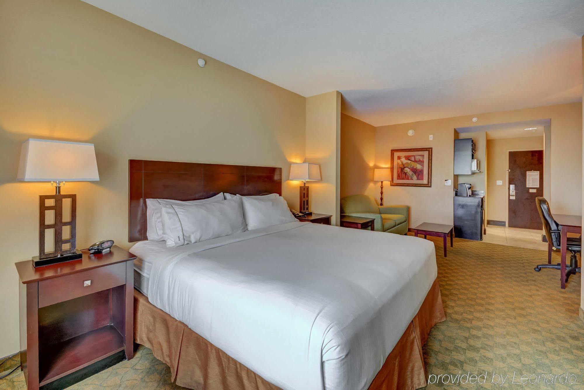 Express & Tampa-usf-busch Gardens By Ihg 2*