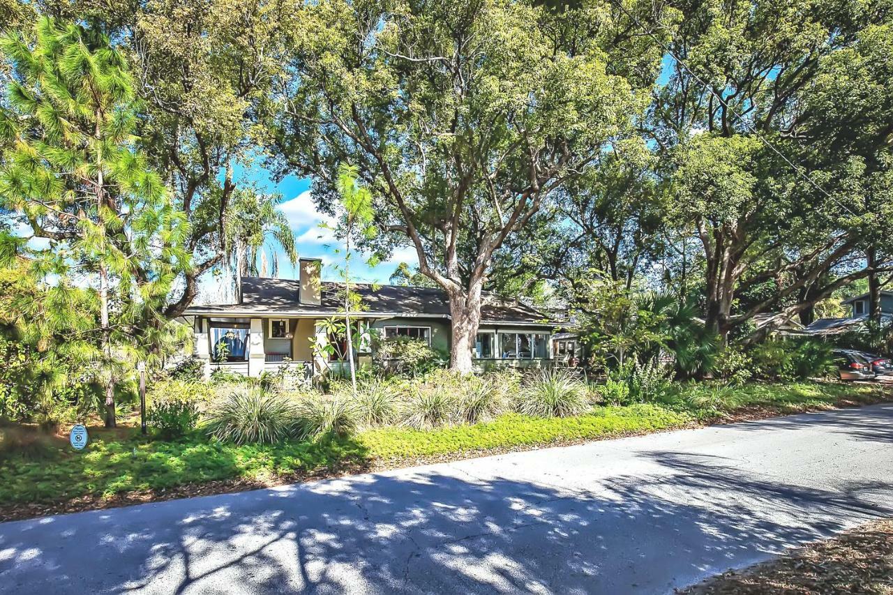 Charming 1923 At Erehwon Retreat Holiday home Tampa