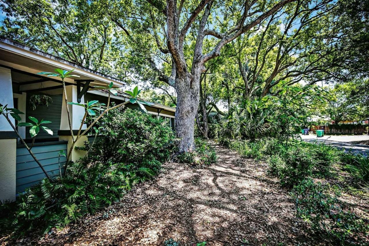 Charming 1923 At Erehwon Retreat Holiday home Tampa