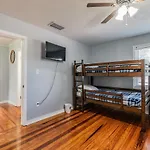 A Large Tropical Estate With 2 Acres Of Space Home
