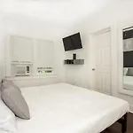 Modern Westshore Apartment