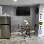 Luxurious Room Close To Everything