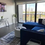 Stunning Apt With Skyline Views High Rise