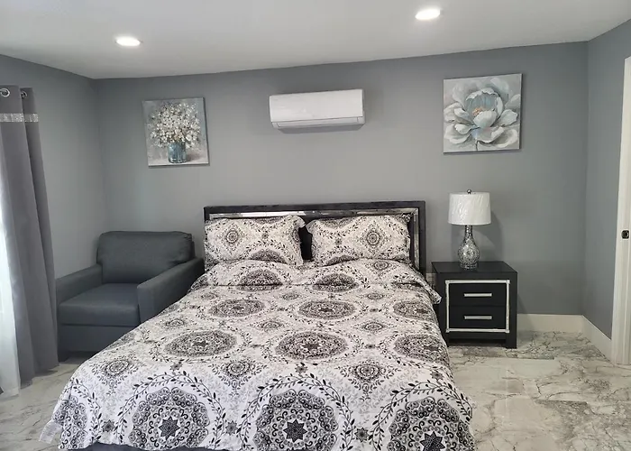 Luxurious Room Close To Everything
