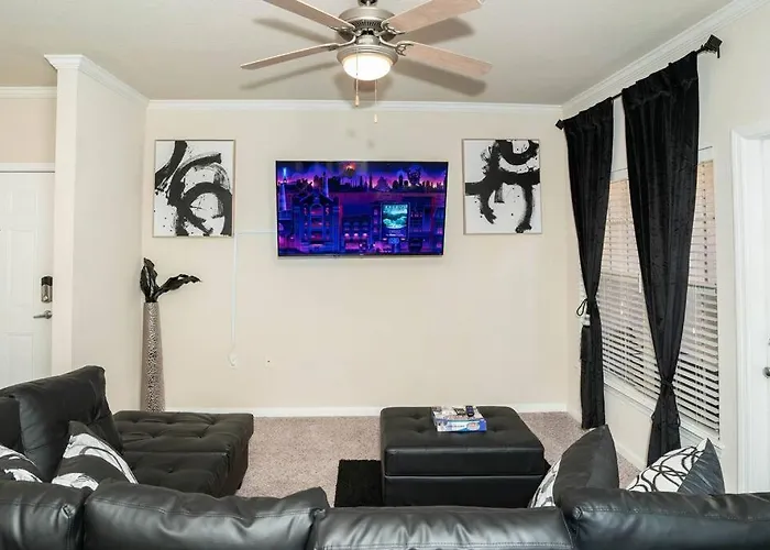 Beautiful 2Bd/1Ba- South Tampa Area! Close To Downtown/ Raymond James Stadium