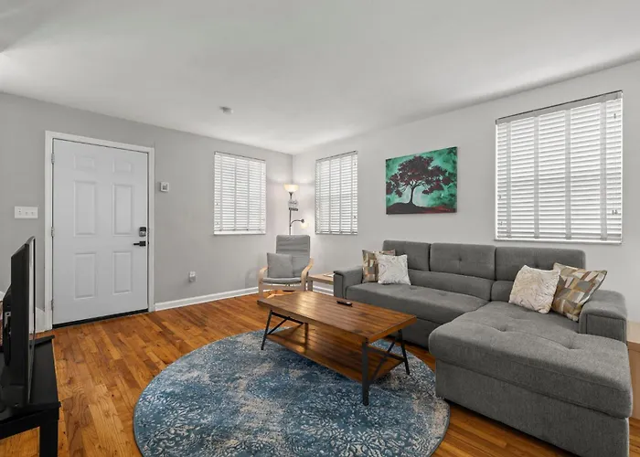 1 Bedroom Unit In Hyde Park House