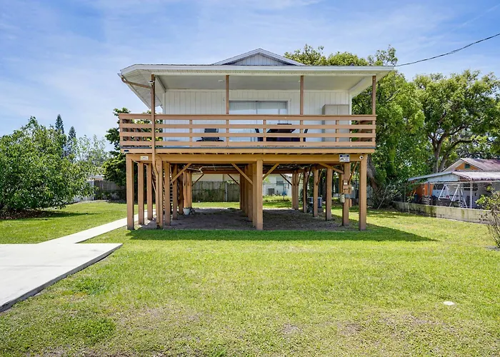 Tampa Sanctuary Near Airport And Sports Venues!