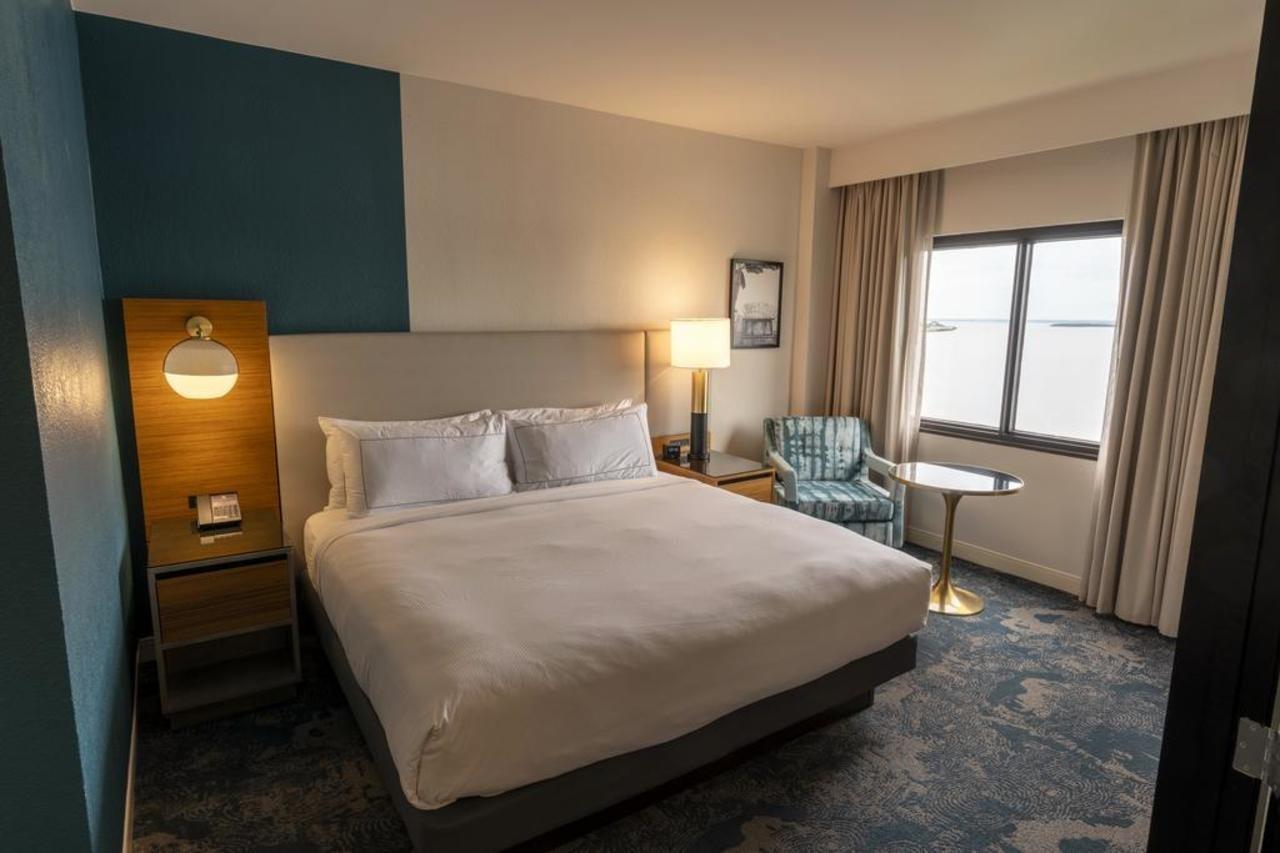 Hotel Doubletree By Hilton Rocky Point Waterfront 3*