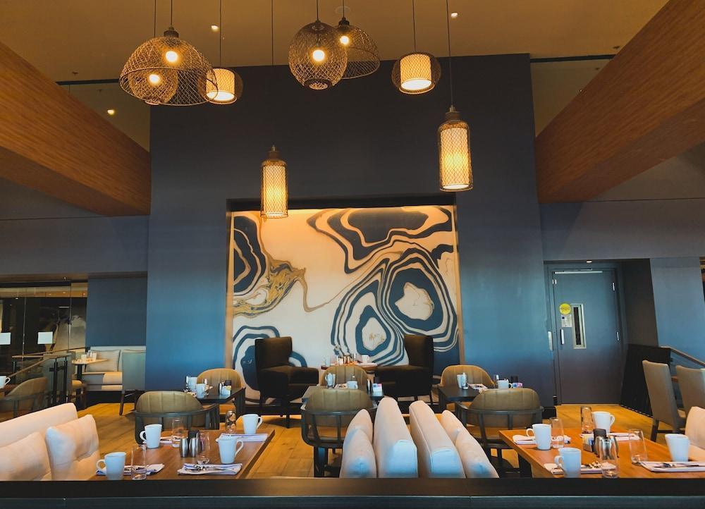 Hotel Doubletree By Hilton Rocky Point Waterfront 3*